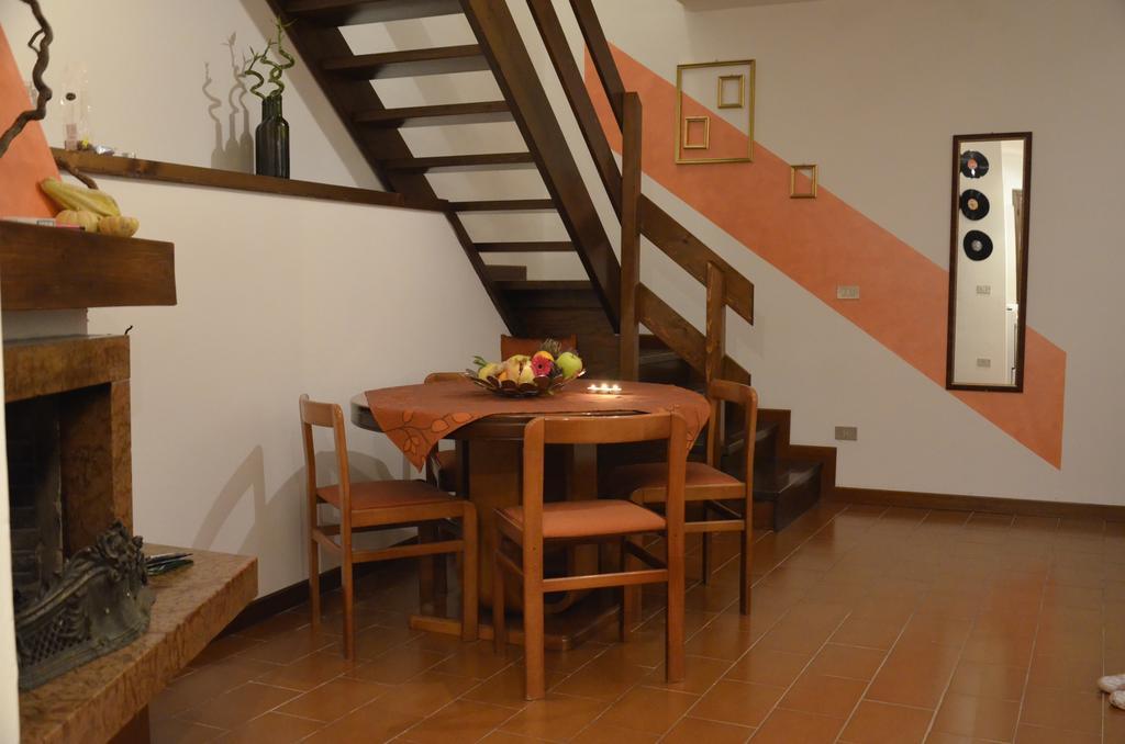 Residence Mezzosole Riva del Garda Rum bild