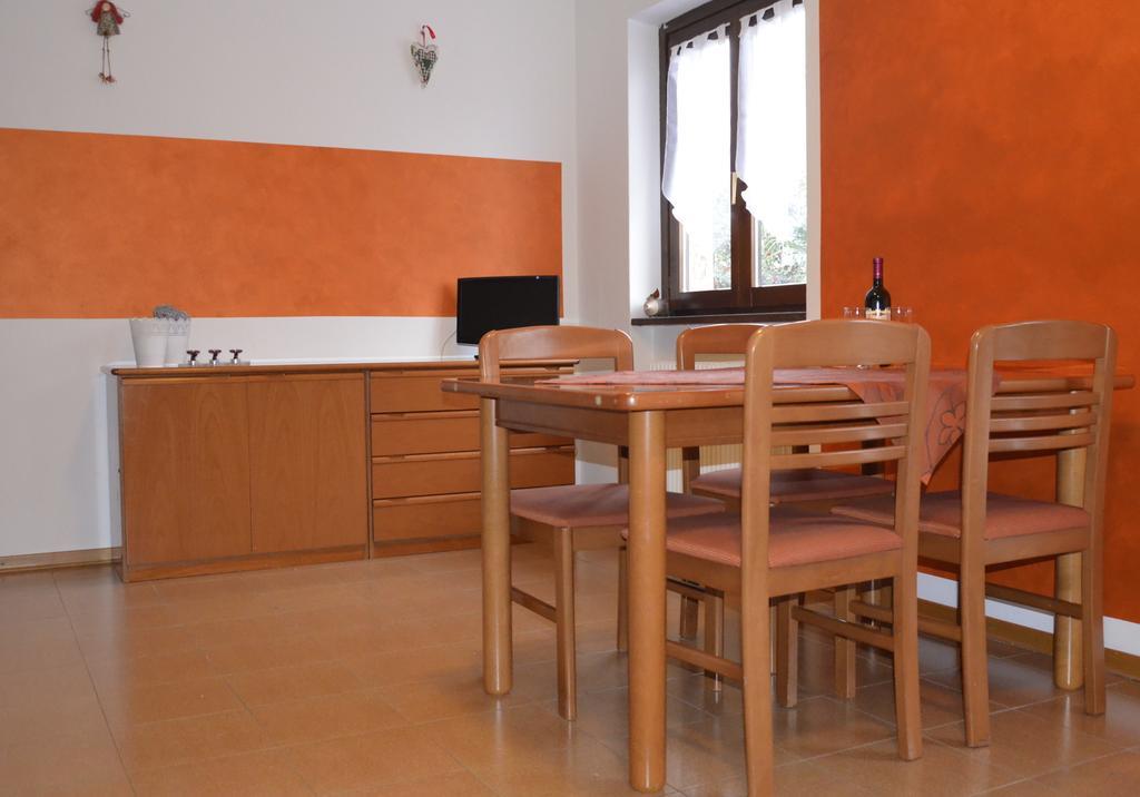 Residence Mezzosole Riva del Garda Rum bild