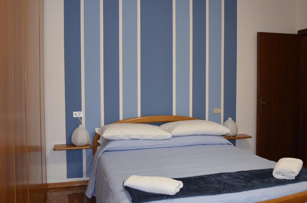 Residence Mezzosole Riva del Garda Rum bild